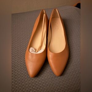 Women's Tan Flats